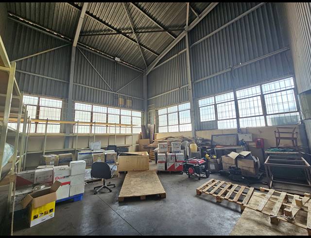 1,876M² WAREHOUSE FOR SALE IN ISANDO